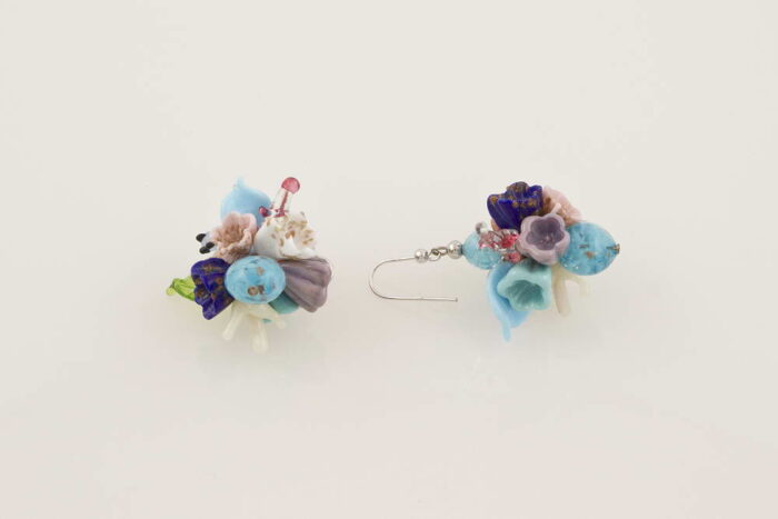 Flower patterned aventurine earrings, light turquoise